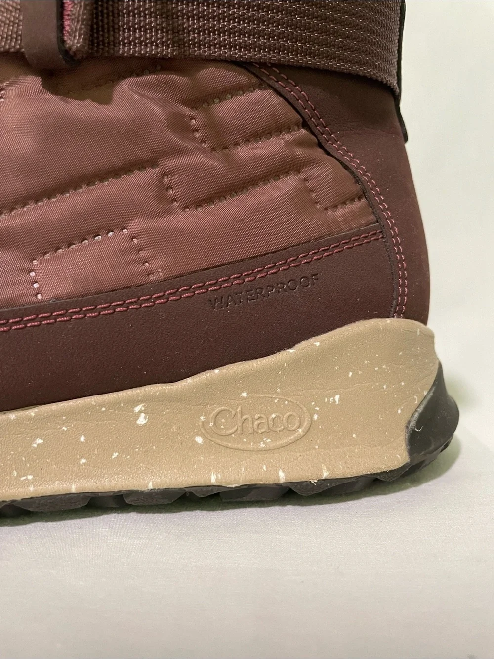 Chaco Borealis Women’s Burgundy Waterproof Winter Boots Size 7, EUR 38
